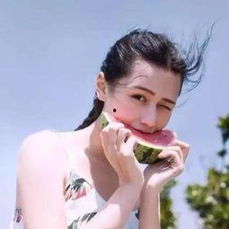 娱乐吃瓜酱25岁,25岁，揭秘娱乐圈背后的故事